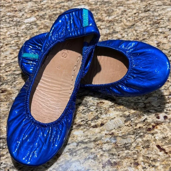 Tieks Sapphire Patent Flats - Picture 4 of 7